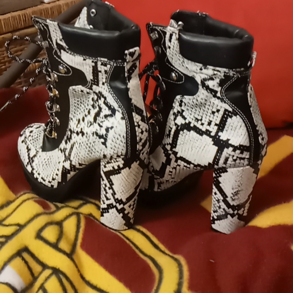 Snowbe-29 - Picture 2 of 3